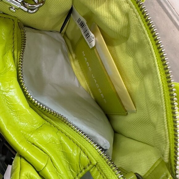 NWT! NEW! Marc Jacobs The Mini Tote Bag Crinkle Shiny Patent Leather Lime - Picture 11 of 13